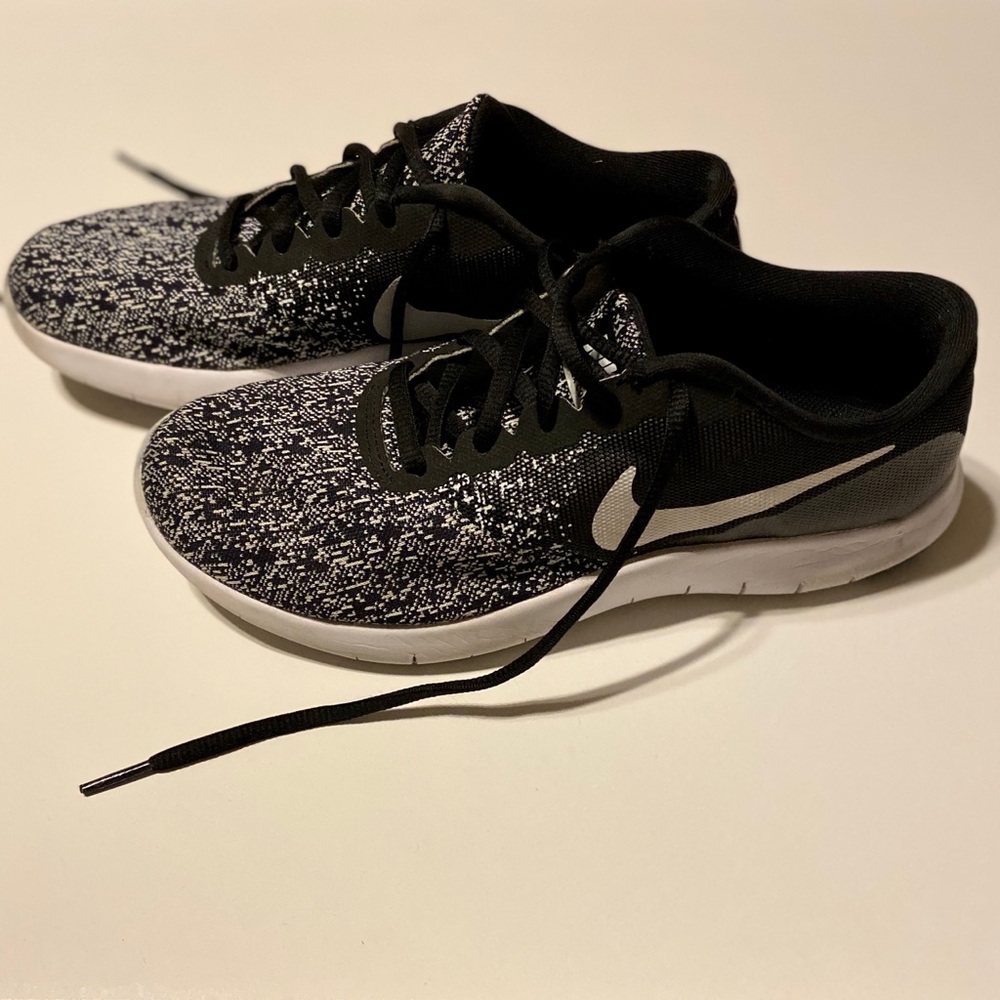 Nike Women’s Flex Contact Running Shoe Size 7.5